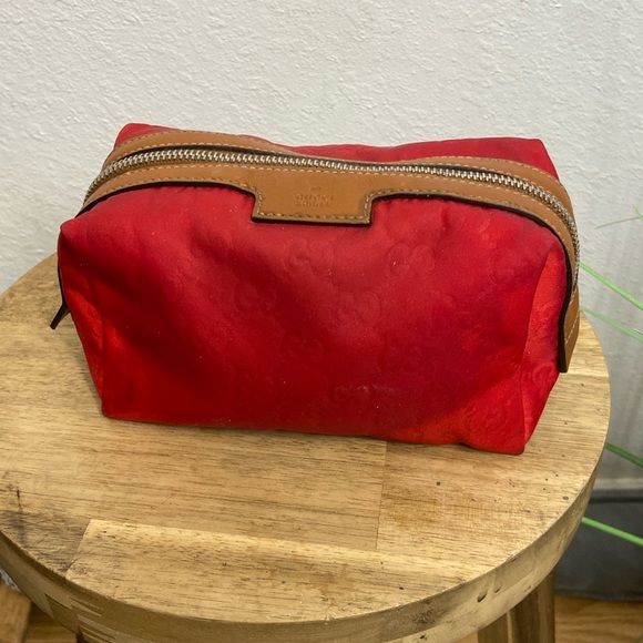 Gucci Toiletrey bag for Men and Women
